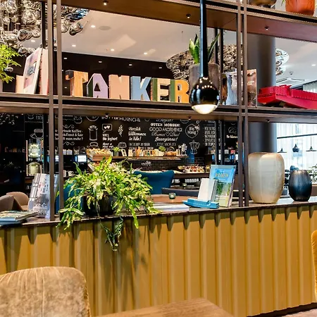 Motel One Koeln-Altstadt-3